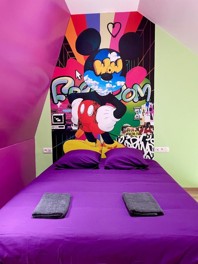 Capsule Forever Young: Entertainment Hub with Jacuzzi & Sauna Hastiere-par-dela Exterior photo